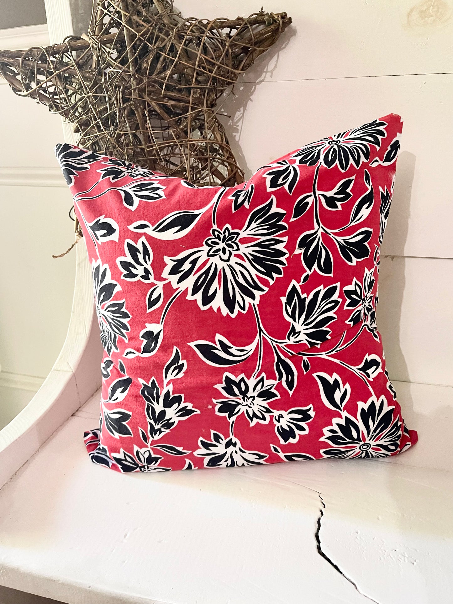 Hawaiian print pillow. Red white and blue pillow cover