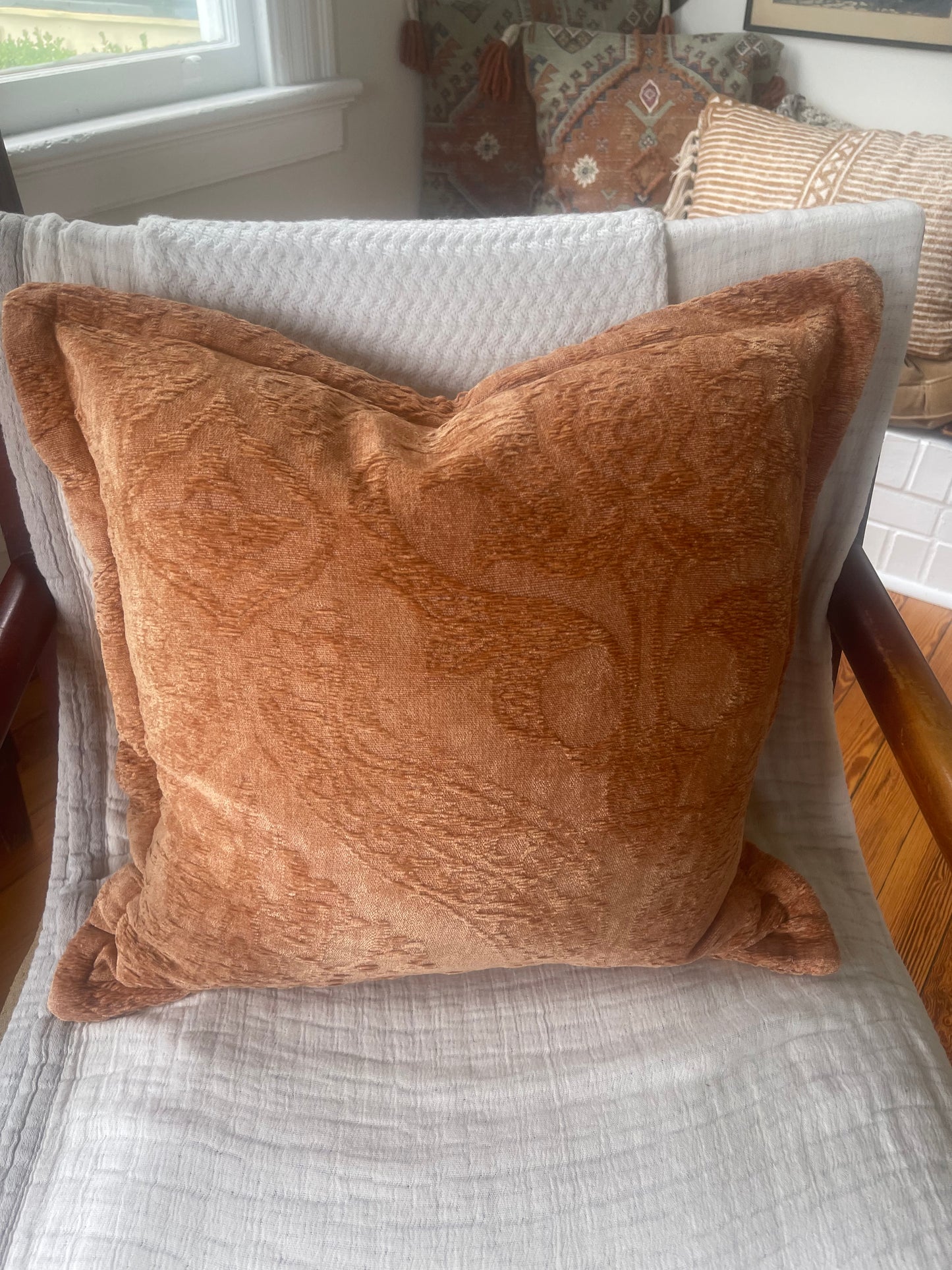 Pumpkin spice pillow, velvet pillow color